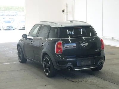MINI Crossover