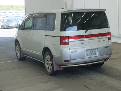 Mitsubishi DELICA D5