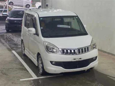 Mitsubishi Delica D:2