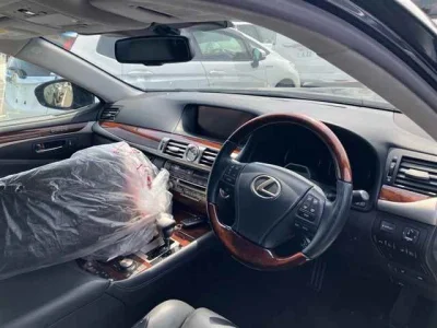 Lexus LS600hL