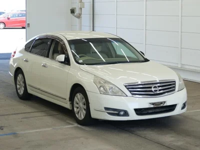 Nissan TEANA