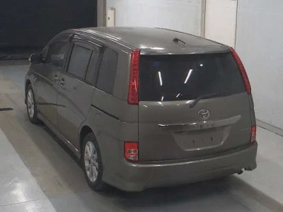 Toyota Isis