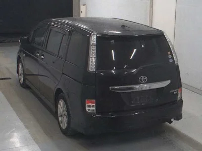 Toyota Isis