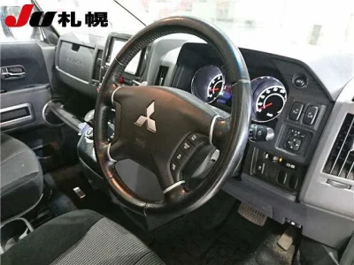 Mitsubishi DELICA D5