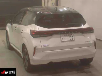 Nissan AURA