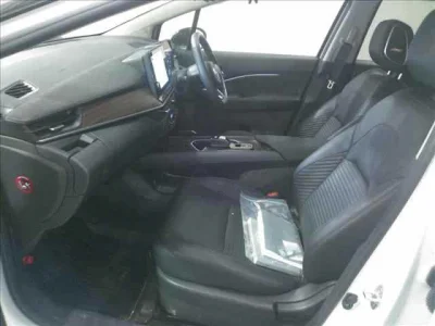Nissan AURA