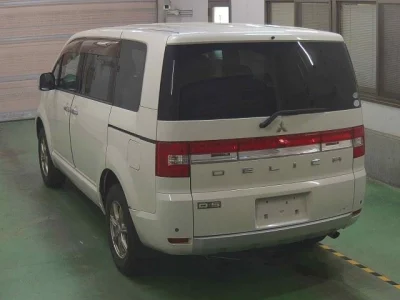 Mitsubishi DELICA D5