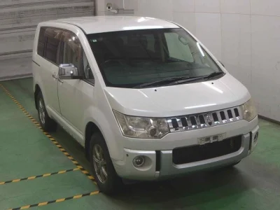 Mitsubishi DELICA D5