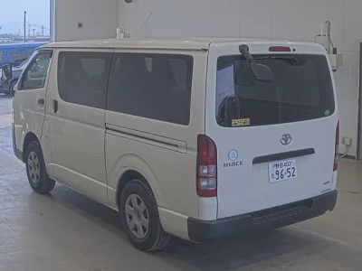 Toyota HiAce Van