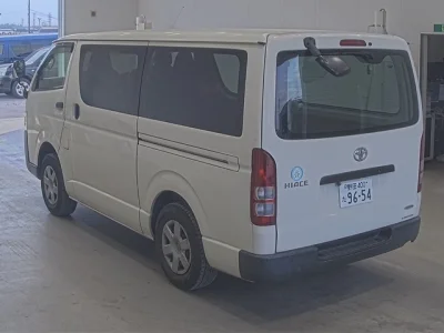 Toyota HiAce Van