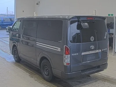 Toyota HiAce Van