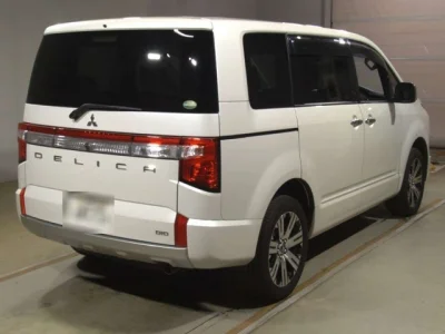 Mitsubishi DELICA D5