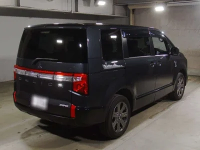 Mitsubishi DELICA D5