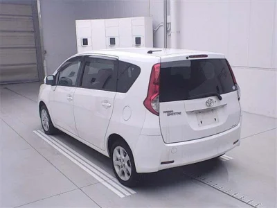 Toyota Passo Sette