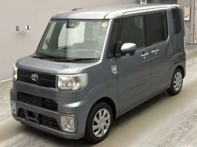 Toyota Pixis Mega
