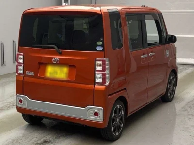 Toyota Pixis Mega