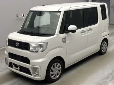 Toyota Pixis Mega