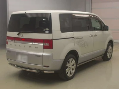 Mitsubishi DELICA D5