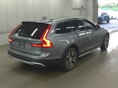 Volvo V90
