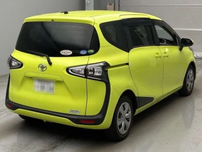 Toyota Sienta