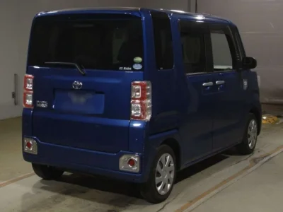 Toyota Pixis Mega