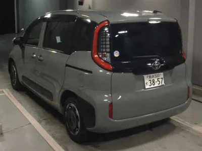 Toyota Sienta