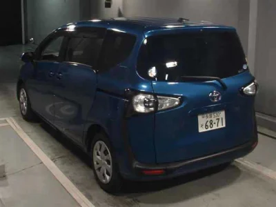 Toyota Sienta