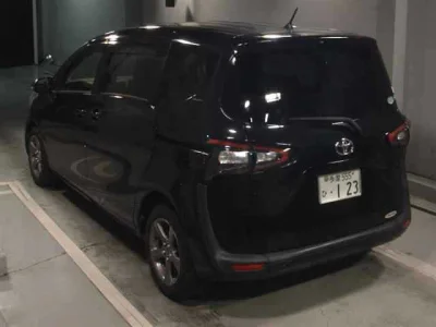 Toyota Sienta