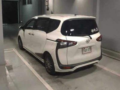 Toyota Sienta