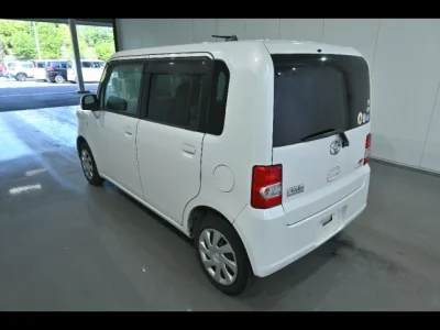 Toyota Pixis Space