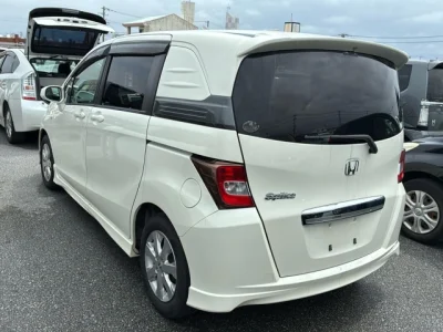 Honda Freed Spike