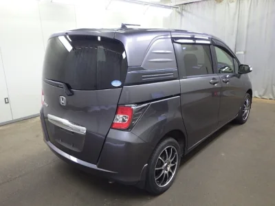 Honda Freed Spike