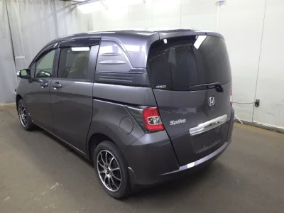 Honda Freed Spike