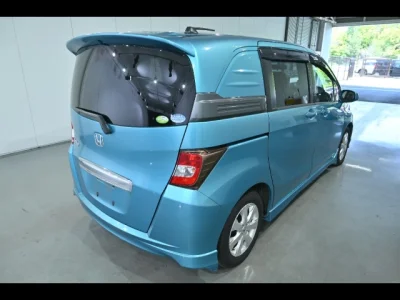 Honda Freed Spike