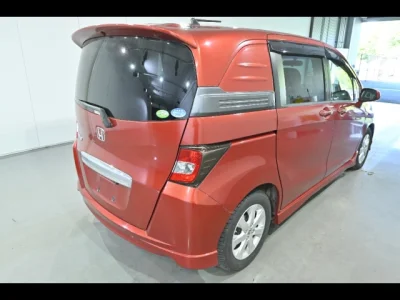 Honda Freed Spike