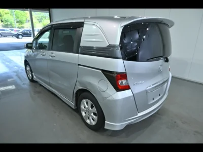 Honda Freed Spike