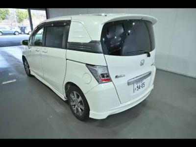 Honda Freed Spike