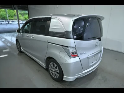 Honda Freed Spike