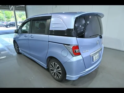 Honda Freed Spike