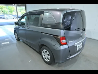 Honda Freed Spike