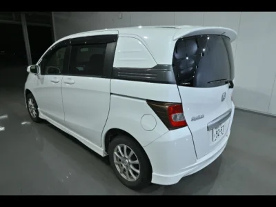 Honda Freed Spike