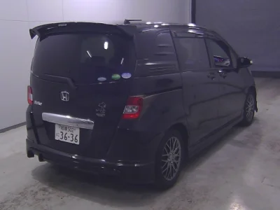 Honda Freed Spike