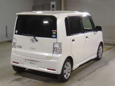 Toyota Pixis Space