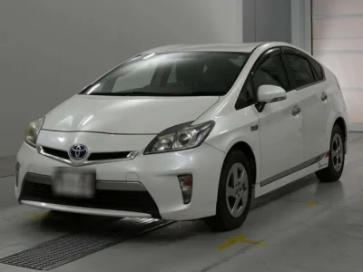 Toyota Prius PHV