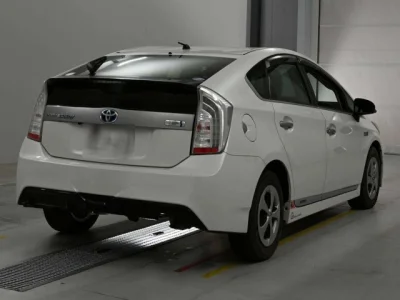 Toyota Prius PHV