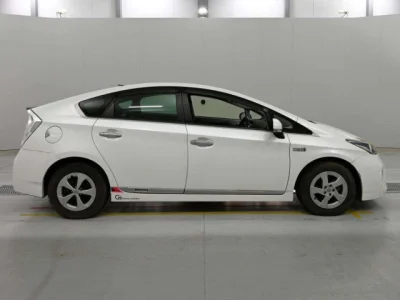 Toyota Prius PHV