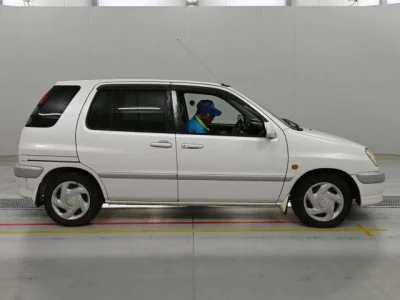 Toyota Raum
