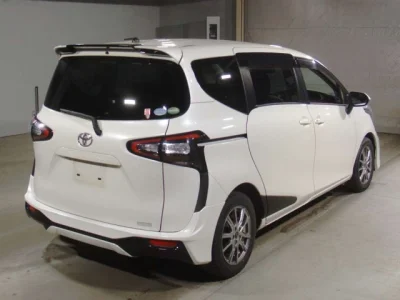 Toyota Sienta