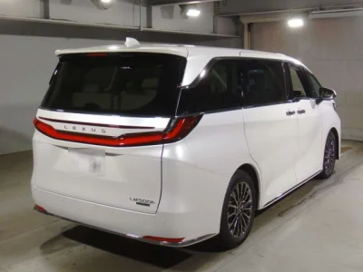 Lexus LM500h