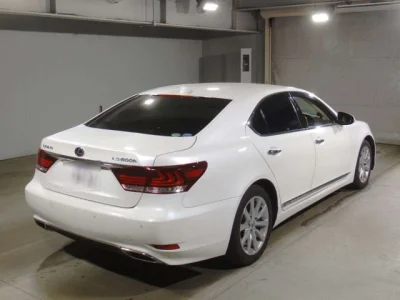 Lexus LS600h